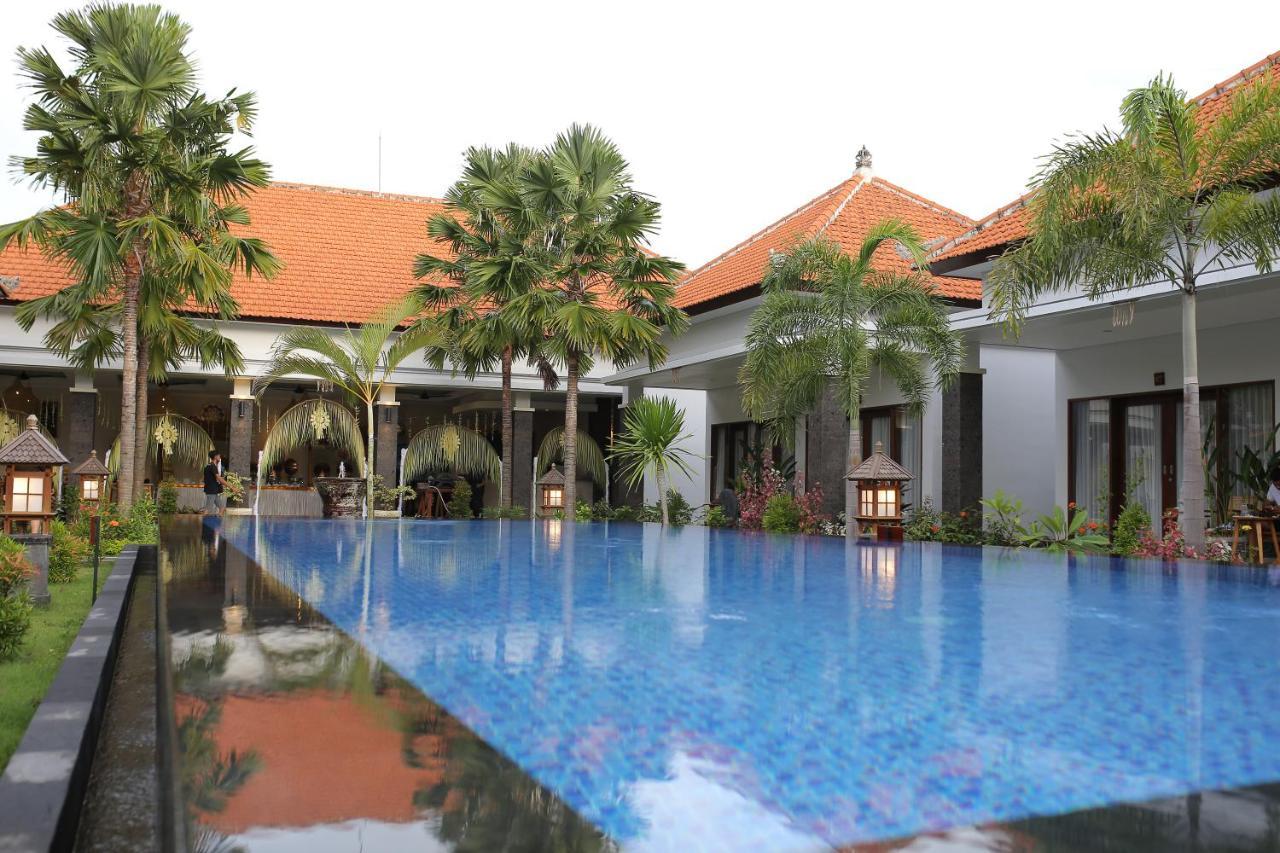 Wisma tamu Kubu Garden & 2*